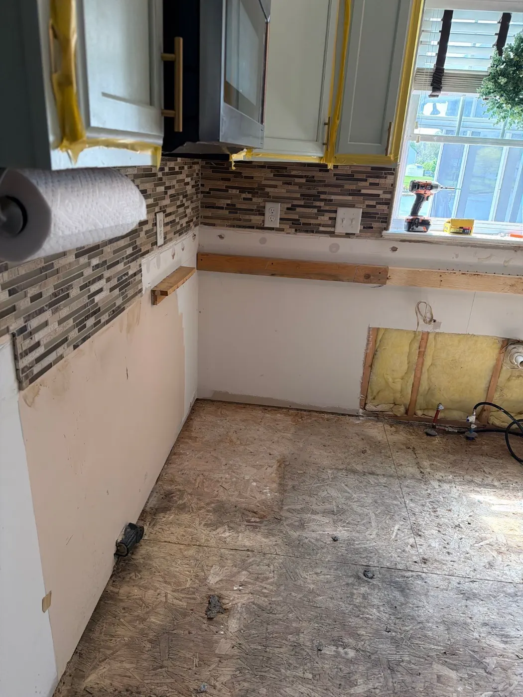 Containment setup for mold remediation in Lapel home